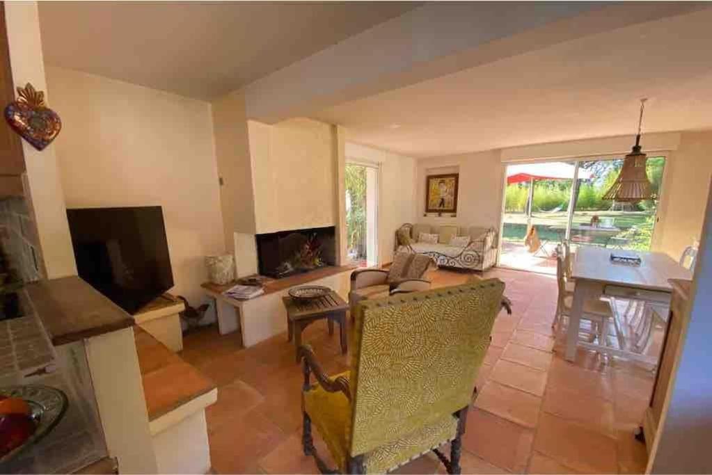 Petit Mas Calme Typique Du Sud ! Villa Valergues Exterior foto